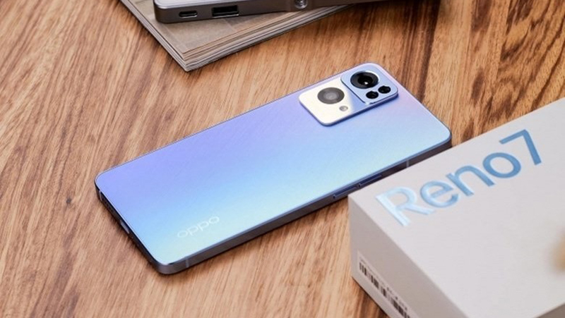 OPPO Reno7 Pro l&agrave; chiếc smartphone thuộc ph&acirc;n kh&uacute;c cận cao cấp